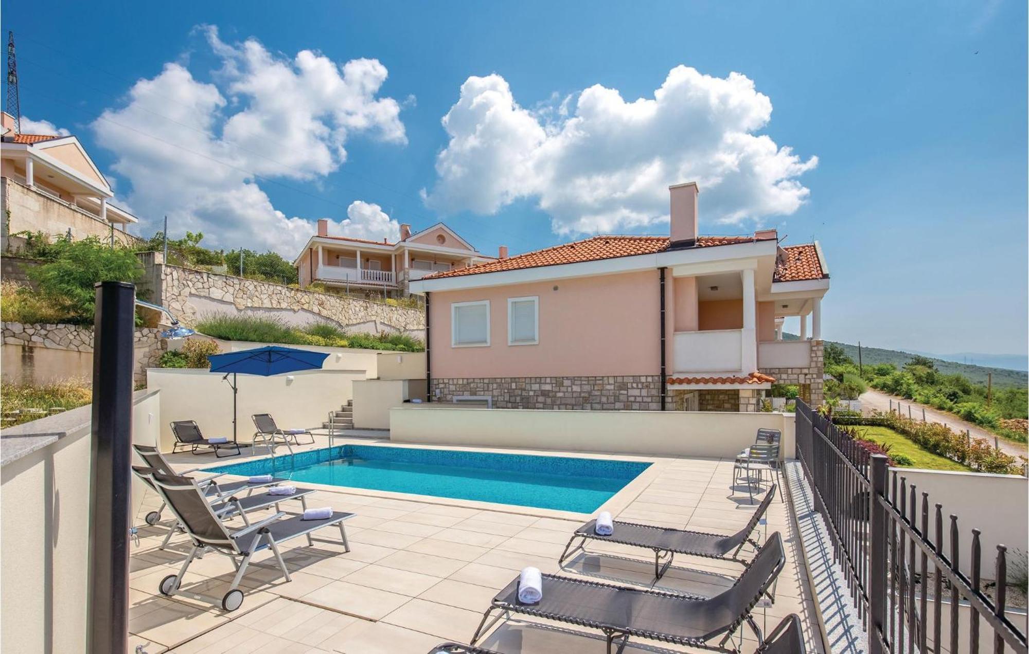 Cozy Apartment In Crikvenica With House Sea View Exterior foto