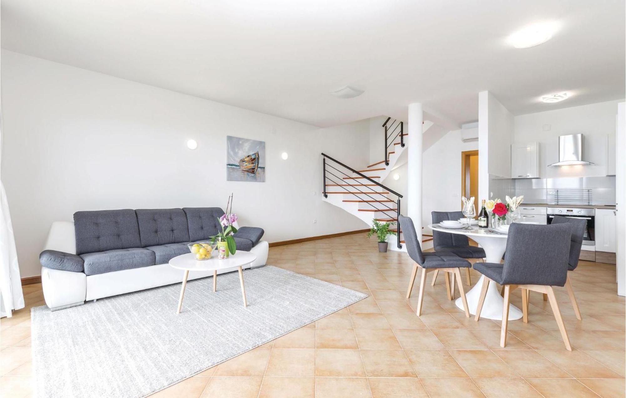 Cozy Apartment In Crikvenica With House Sea View Exterior foto