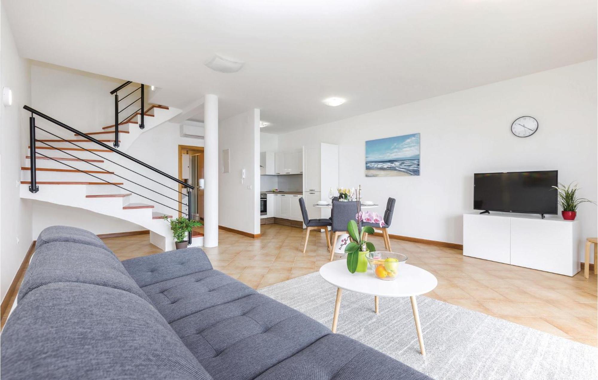 Cozy Apartment In Crikvenica With House Sea View Exterior foto